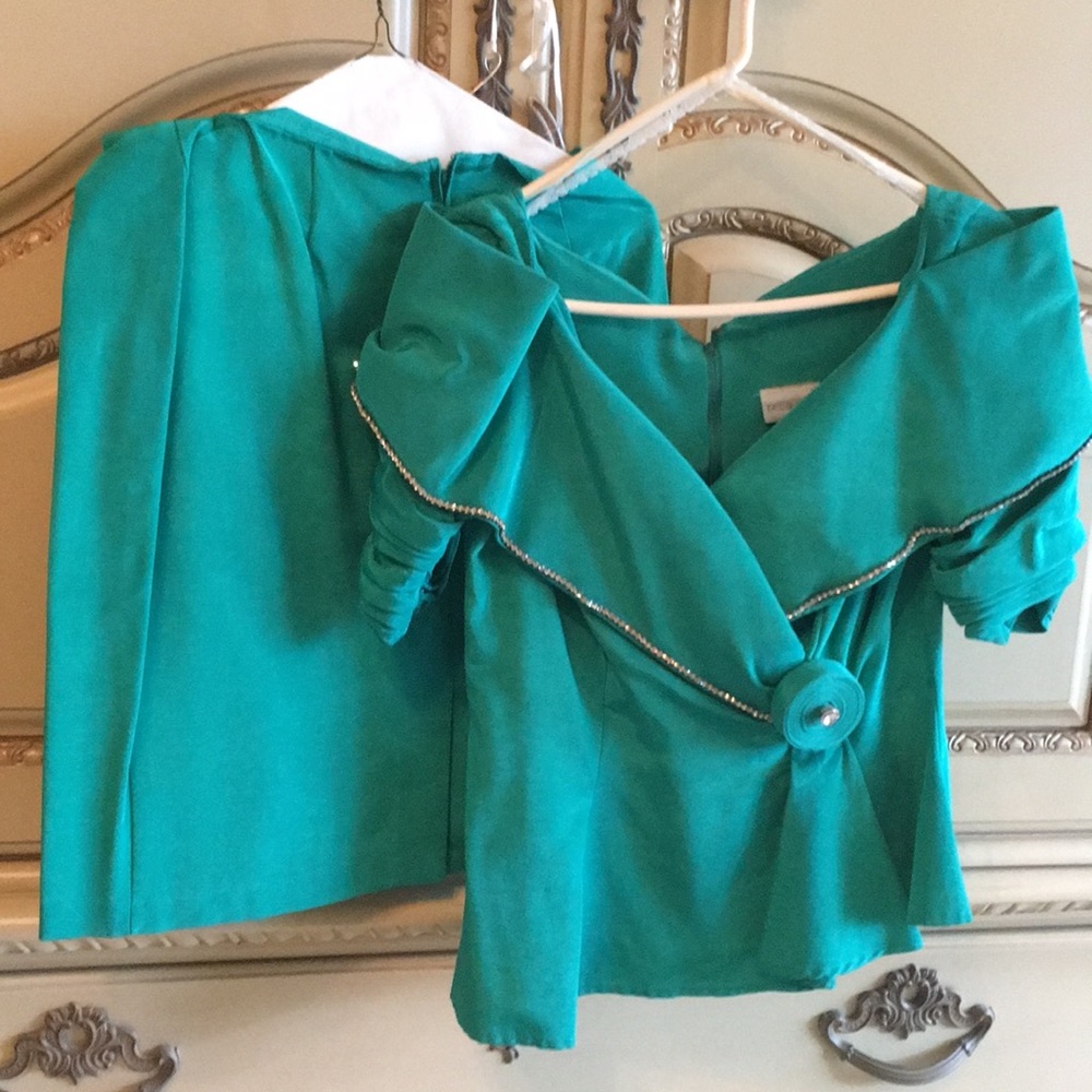 2 pc skirt and top in Emerald green